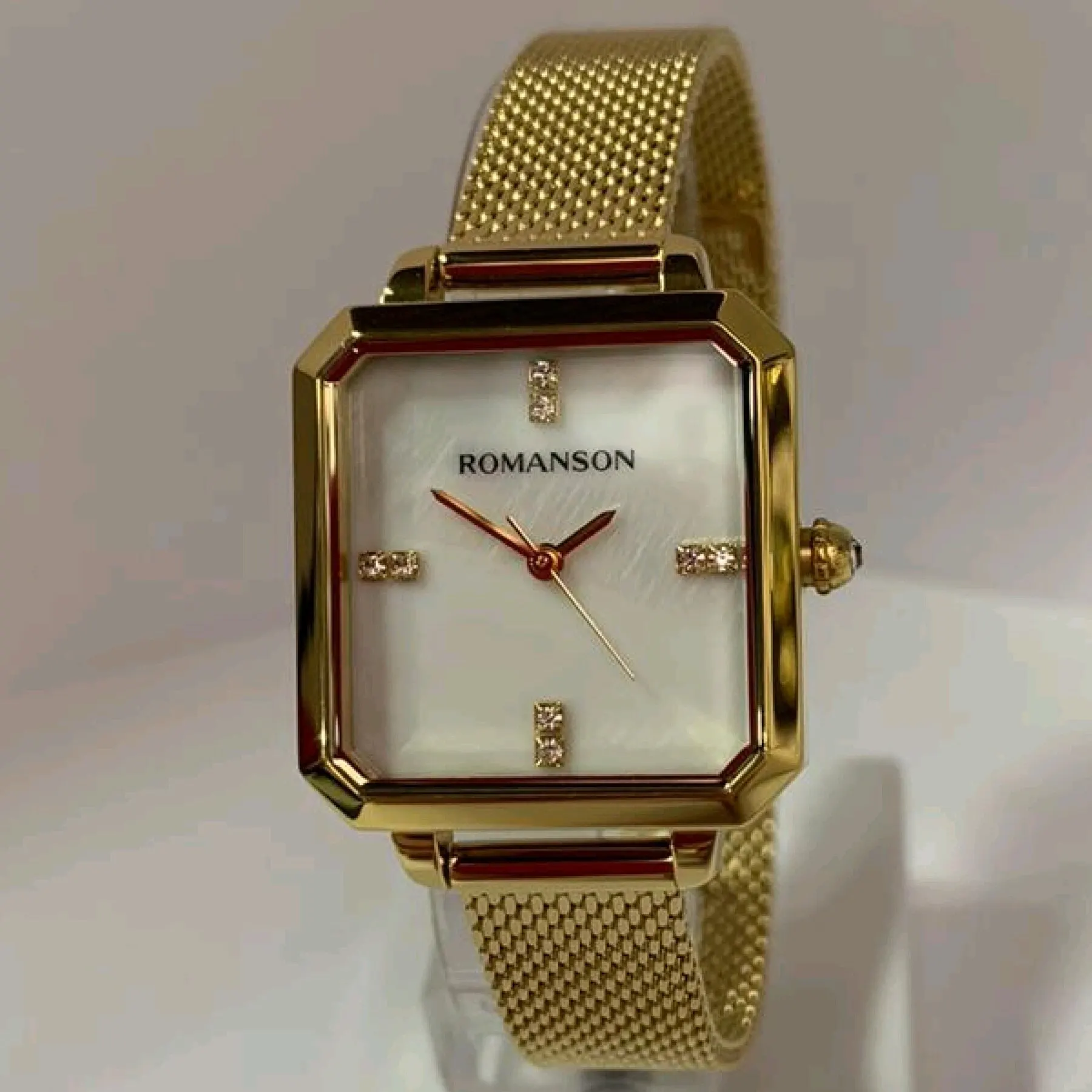 Часы ``Romanson`` RM 0B14L LG(WH) женские наручные часы с перламутровым циферблатом и