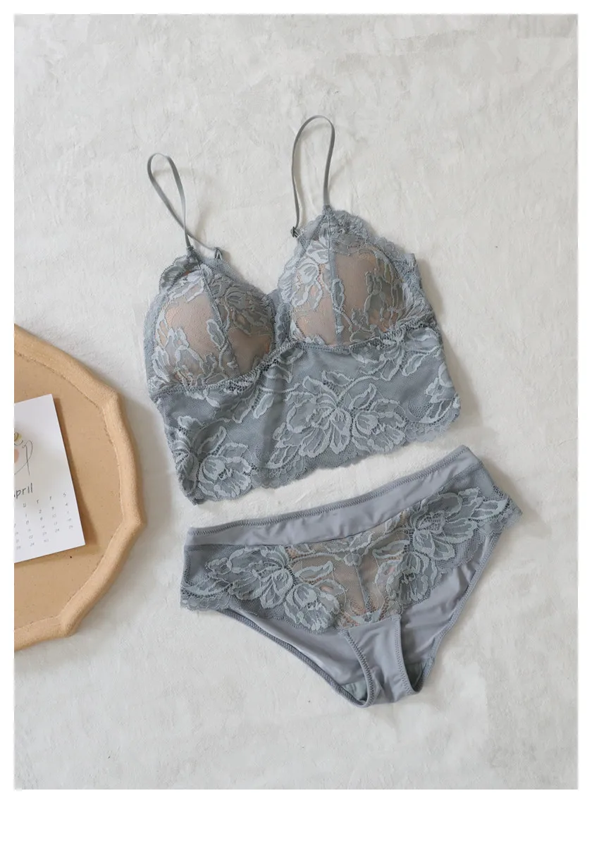 Комплект женского кружевного нижнего белья с чашками пуш-ап и трусиками | Женская