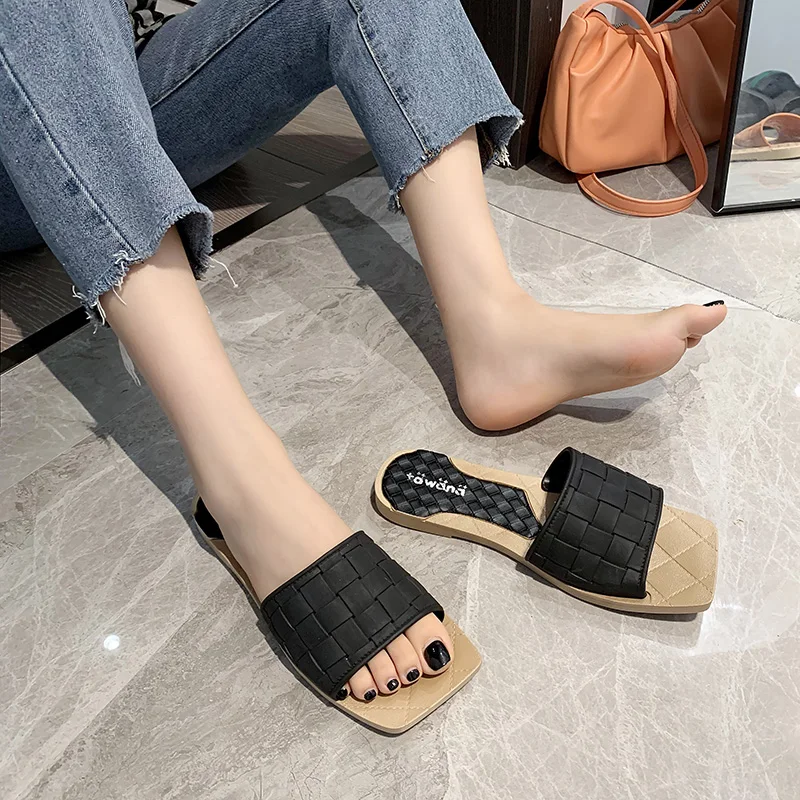 

Net celebrity beach wet water sandals and slippers women's outer wear fashion 2021 new ins tide wild slippers M1745