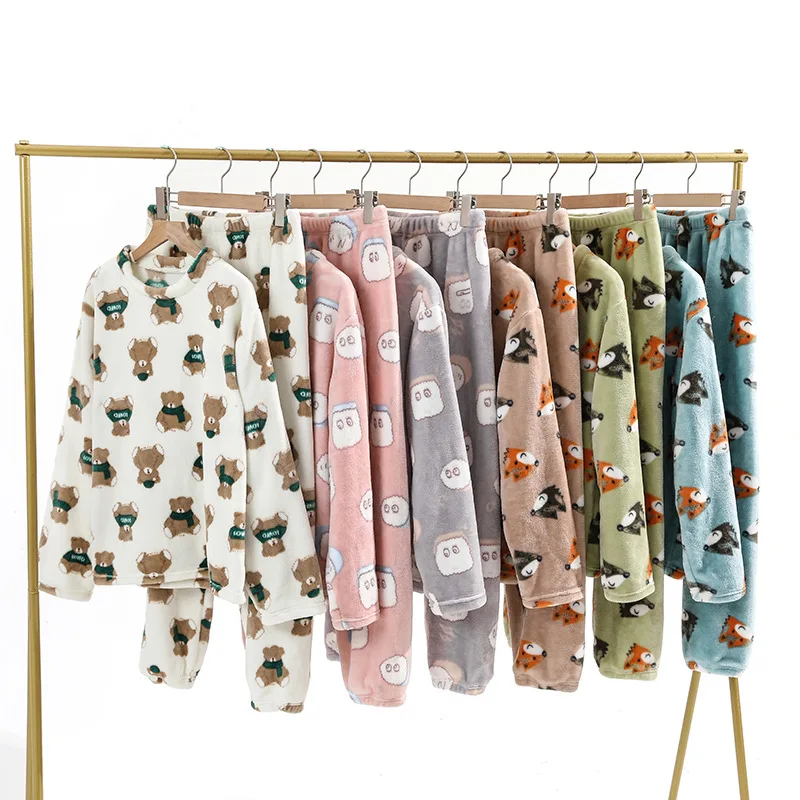 

Зимние пижамы для женщин, новый костюм с круглым вырезом, фланелевый мультяшный милый и теплый повседневный домашний костюм, костюм из двух ...