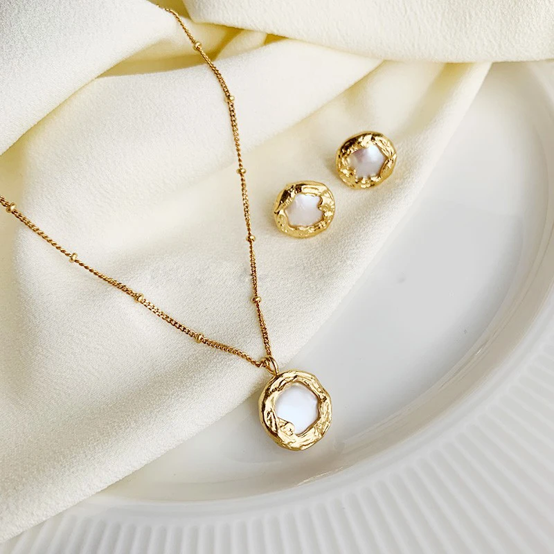 Винтажные серьги-гвоздики Woogge в стиле барокко с натуральным пресноводным