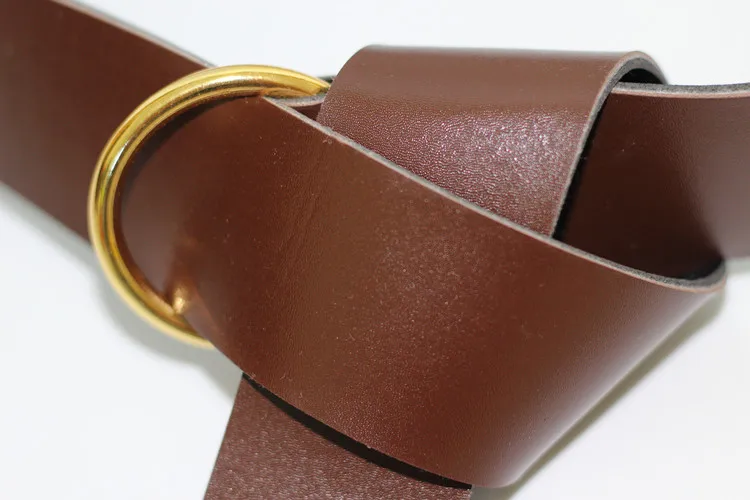 Ремень в средневековом стиле мужской кожаный пояс с кельтской пряжкой рыцаря