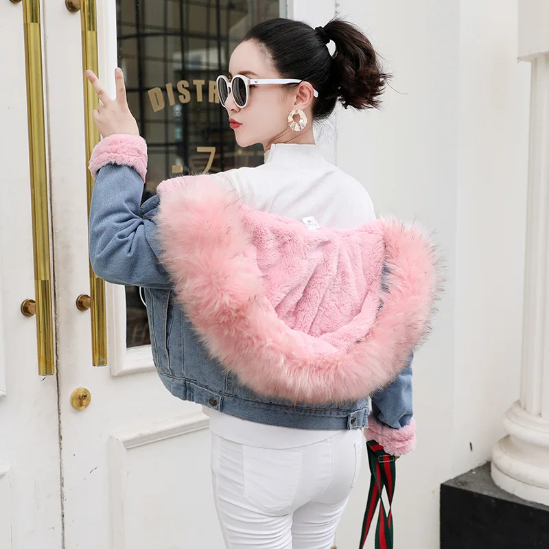 Женская джинсовая куртка однобортная свободная теплая зимняя короткая с