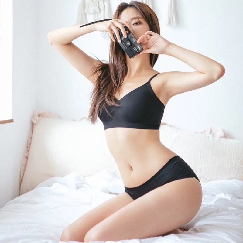 

Sensual Lingerie Set Woman Seamless Wire free Underwear Set Pajamas Sports bra And Panty for women push up Black