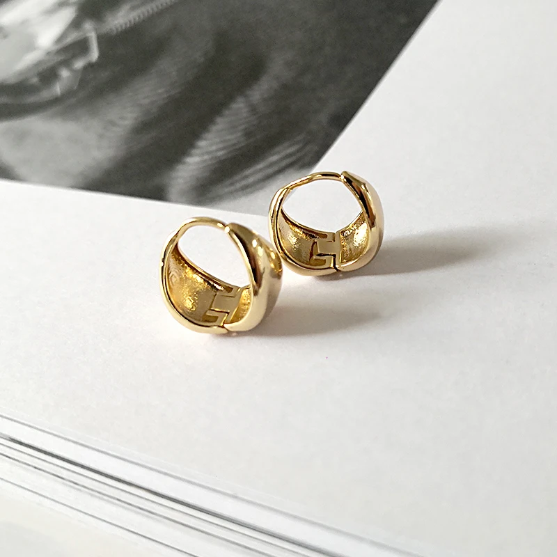 2019 модные широкие золотые серьги Peri'sBox в виде корзины полированные Huggie для