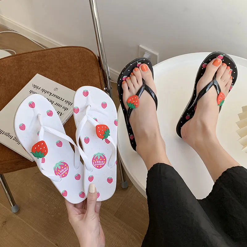 Slippers women's Korean version ins cartoon strawberry herringbone slippers anti slip soft bottom printing slippers women