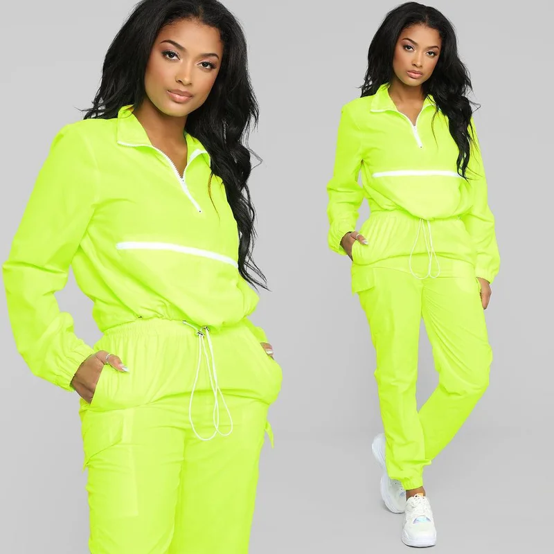 Женский укороченный топ на молнии с высоким воротником и длинными рукавами