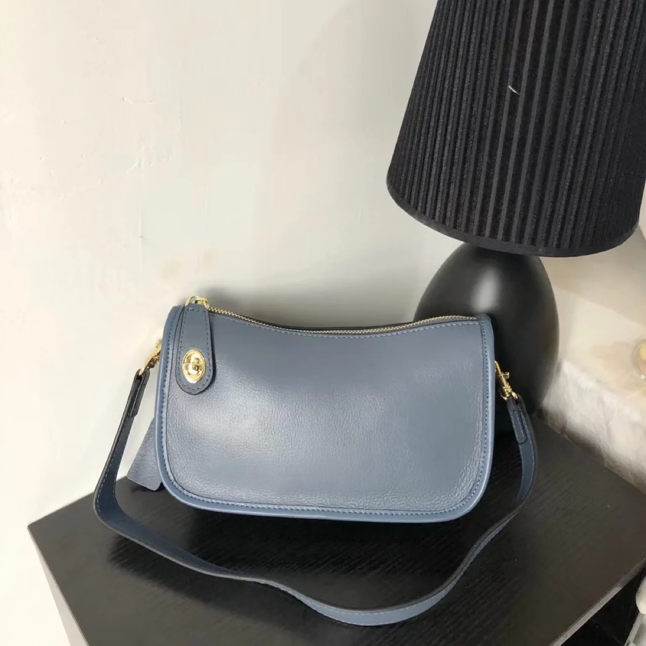 

2021 New Design Leather Small Square Underarm Bag Fashion Baguette Bag Multifunctional Shoulder Bag For Women