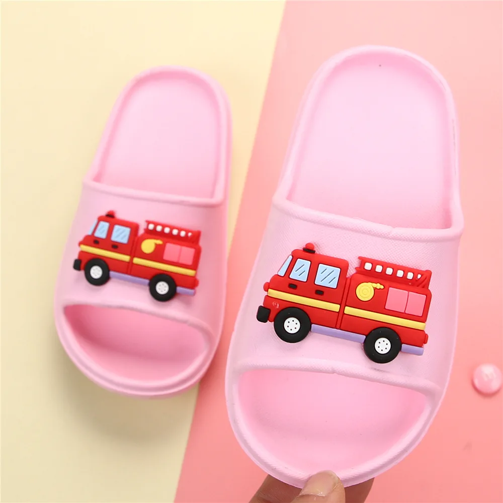 Детские тапочки для мальчиков Новинка лета 2020 милый мультяшный автомобиль