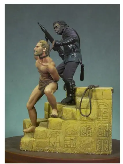 В комплект входят 2 фигурки из смолы Неокрашенная модель в разобранном виде 1/32 54