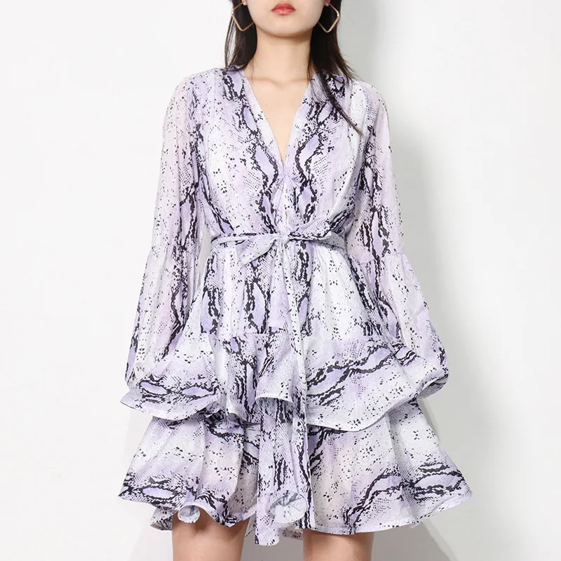 

2021 Summer New French Style Retro Patchwork V-neck Printed Lantern Sleeve Ruffled Chiffon Lace-up Dress for Women