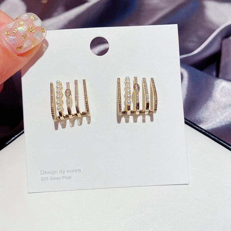 

Fashion Inlaid Zircon Dainty Geometric Curved Multilayer Earrings Simple Korean Style Stud Earrings For Women Jewelry 2021
