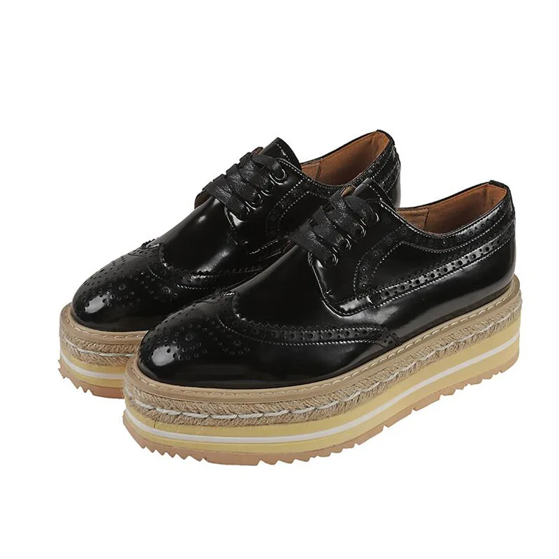 

2021 Carving Platform Women Wedge Shoes Round Toe Lace Up Patent Leather Thick Bottom Loafer Casual Pumps HH21-311