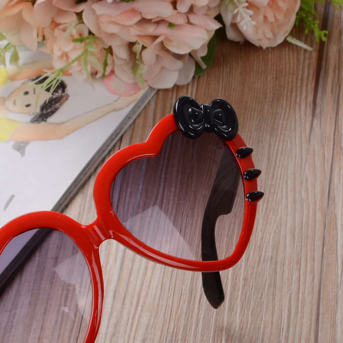 Gafas de sol a la moda para ni&ntilde;os y ni&ntilde;as, lentes de sol infantiles de dibujos animados con forma de coraz&oacute;n, accesorios de protecci&oacute;n para la playa, 6 colores-4