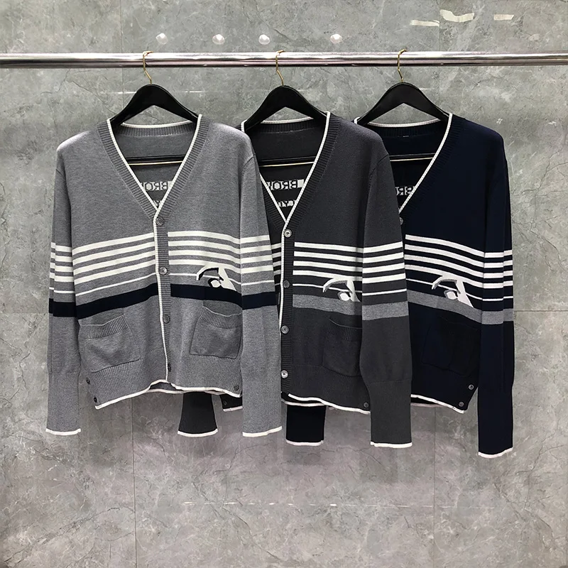 

TB THOM Sweater Autunm Winter Sweater Male Fashion Brand Clothing Classic Nylon Swimming 4-Bar Stripe V-Neck Cardigan Coats