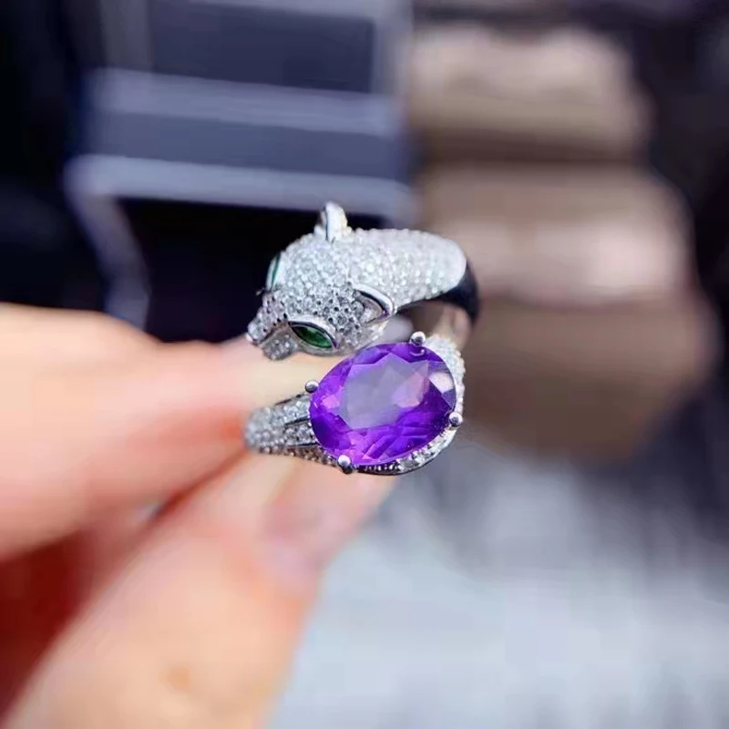 

Женское кольцо с натуральным аметистом, из серебра 925 пробы, 7 Х9