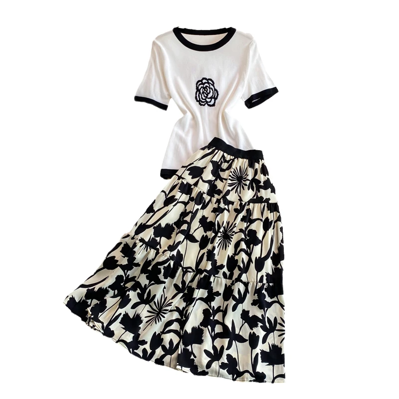 

tall waist in the show thin long posed skirts two suit hang down feeling a round collar knitted T-shirt in the summer