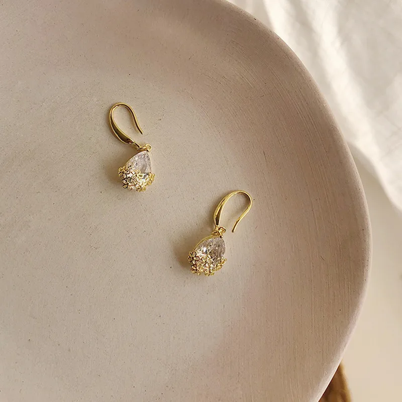 Женские серьги клипсы с кубическим цирконием винтажные полые цветком без