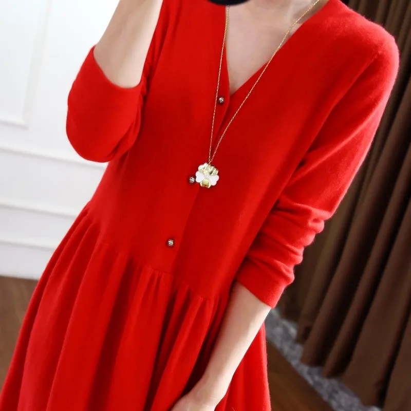 

BELIARST 2019 autumn and winter new V-neck cashmere dress female temperament long paragraph over the knee big dress long