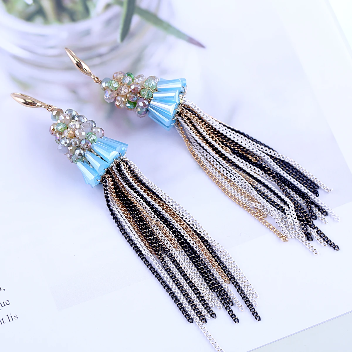 Новые длинные висячие серьги с золотыми кисточками и цепочками в богемном стиле