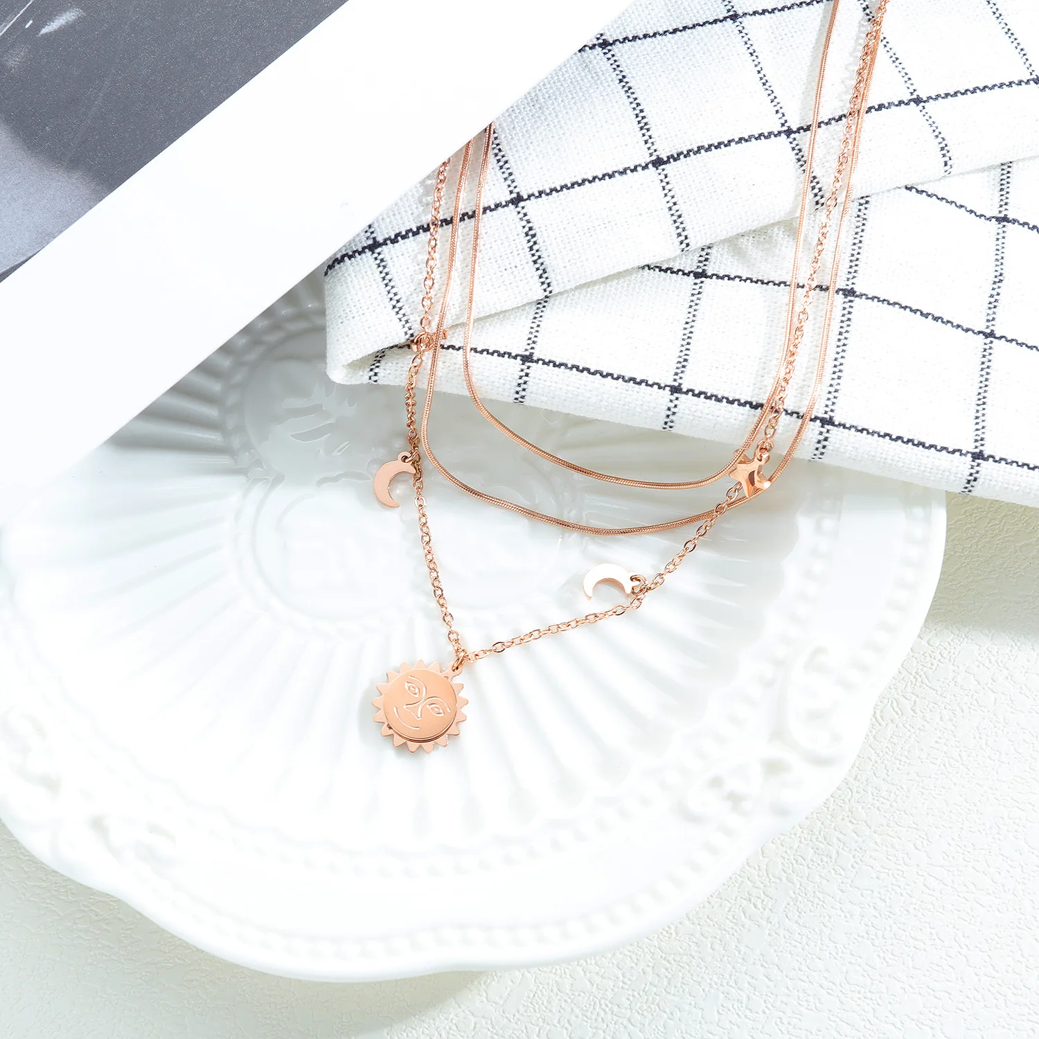 Hemiston круглый срез многослойное ожерелье звезда луна костюм с изображением Луны и