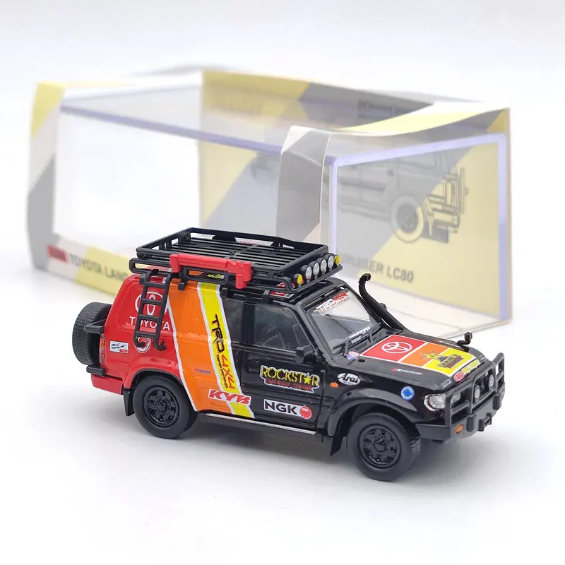 Коллекция автомобилей Master TO ~ TA LAND CRUISER LC80 NGK модели с багажной полкой 1:64 |