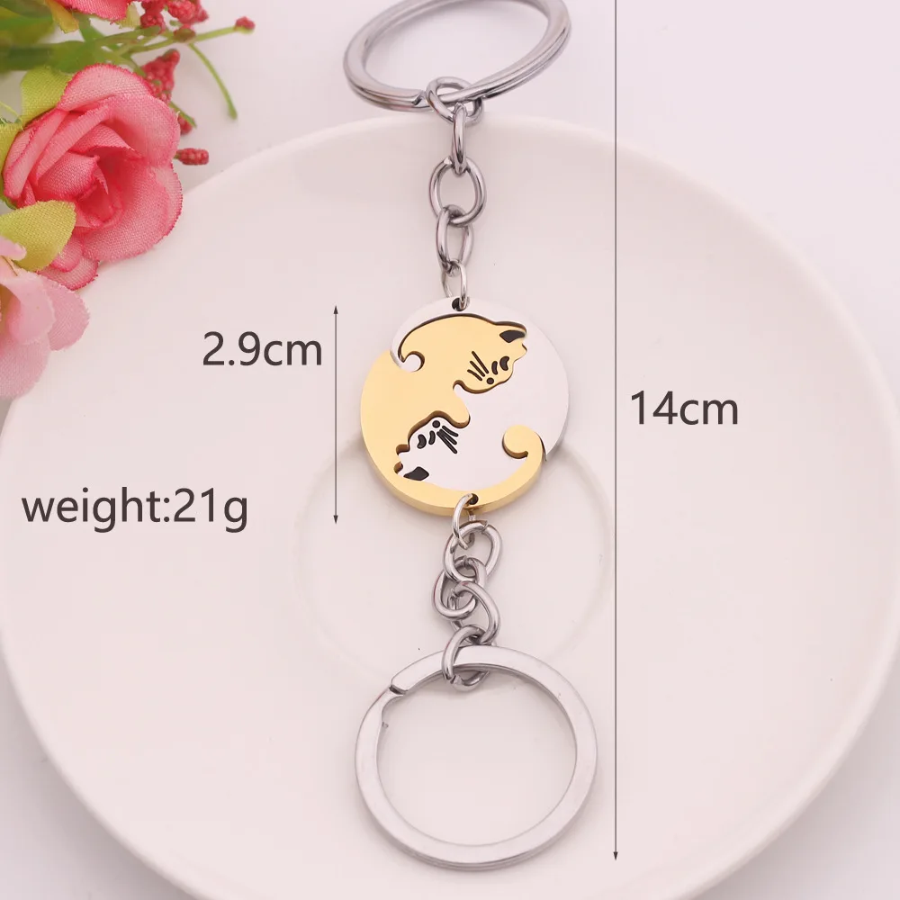 

Couple's Black White Cat Couple Keychain 2 Cats Keyring hug embrace Key Chain Animal Pendant for Women Men Valentine's Day Gift