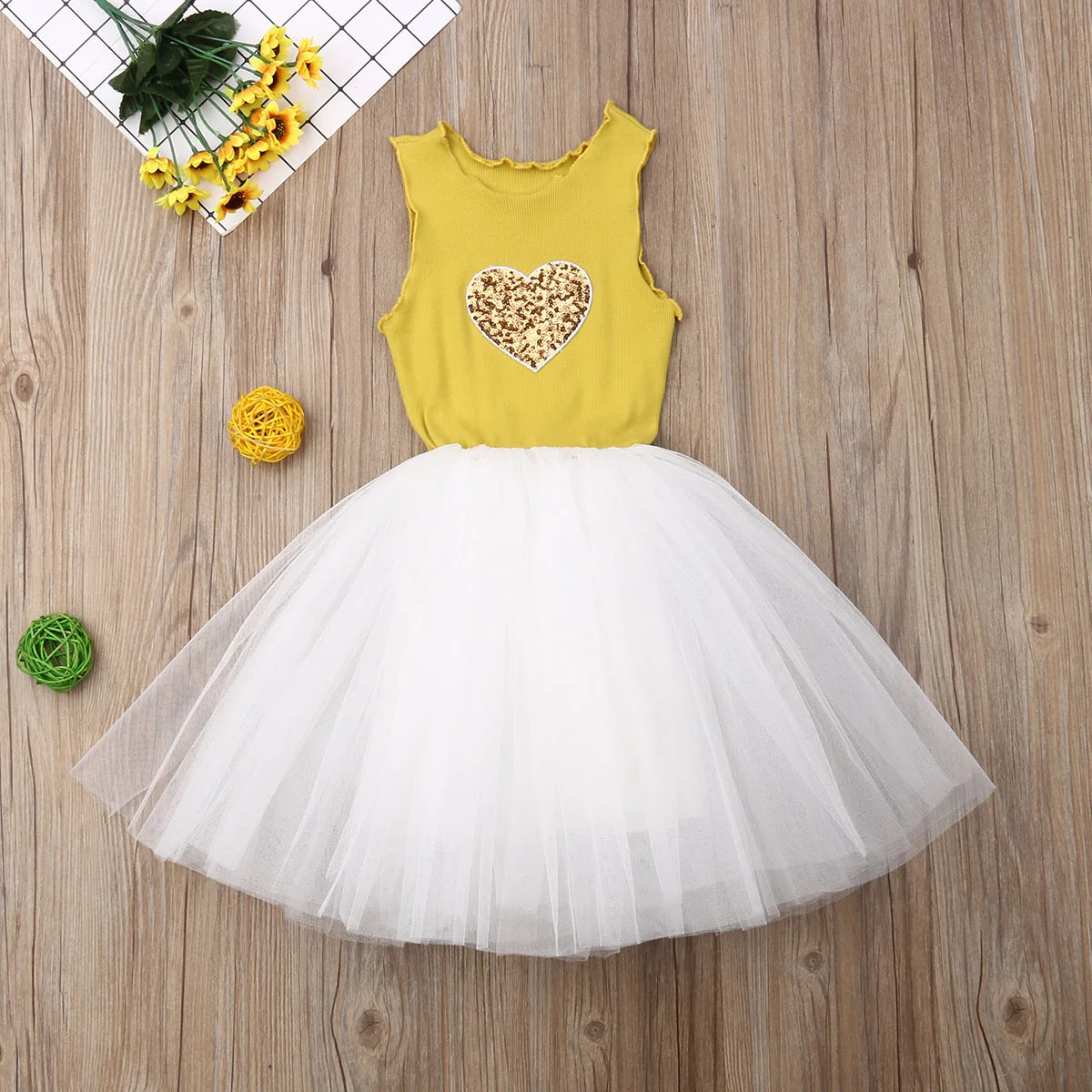 Детское летнее платье с блестками и сердечками в стиле пэчворк | Детская одежда