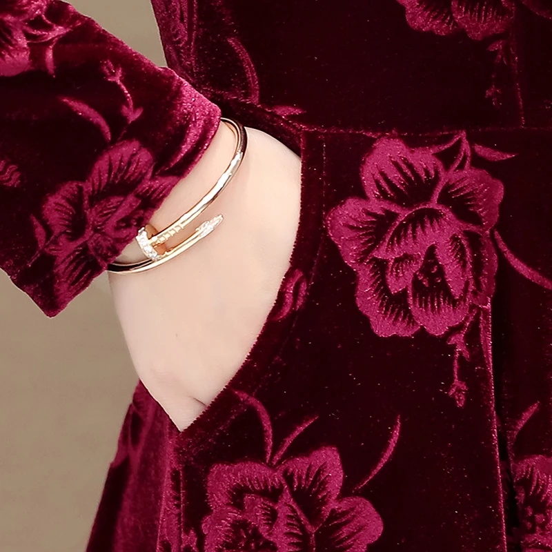 

Plus size 5XL V-neck long sleeve elegant ladies party dress Vestidos ladies dress autumn and winter printed velvet dress