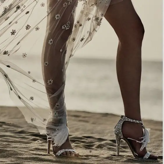 2020 женская свадебная обувь Женские однотонные Цвет Стразы пикантные сандалии