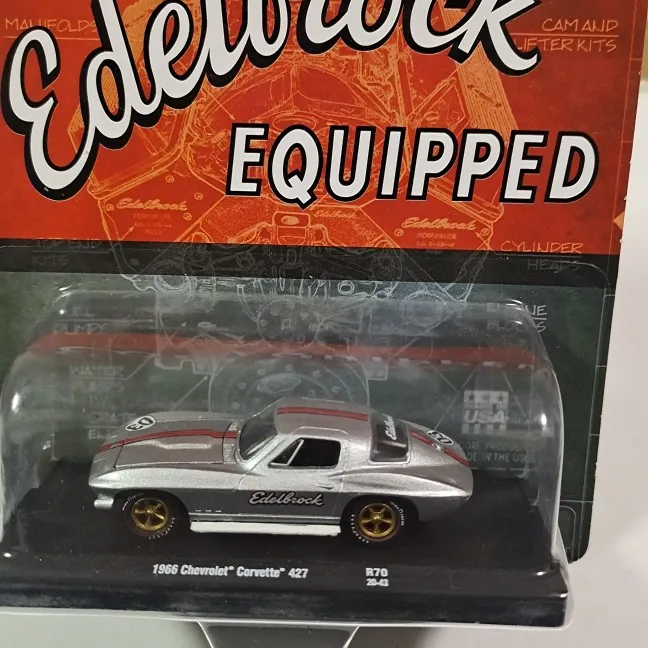 

M2 MACHINES 1/64 1966 CHEVROLET corvette 427 equipped limited Collect die-casting alloy car model ornaments