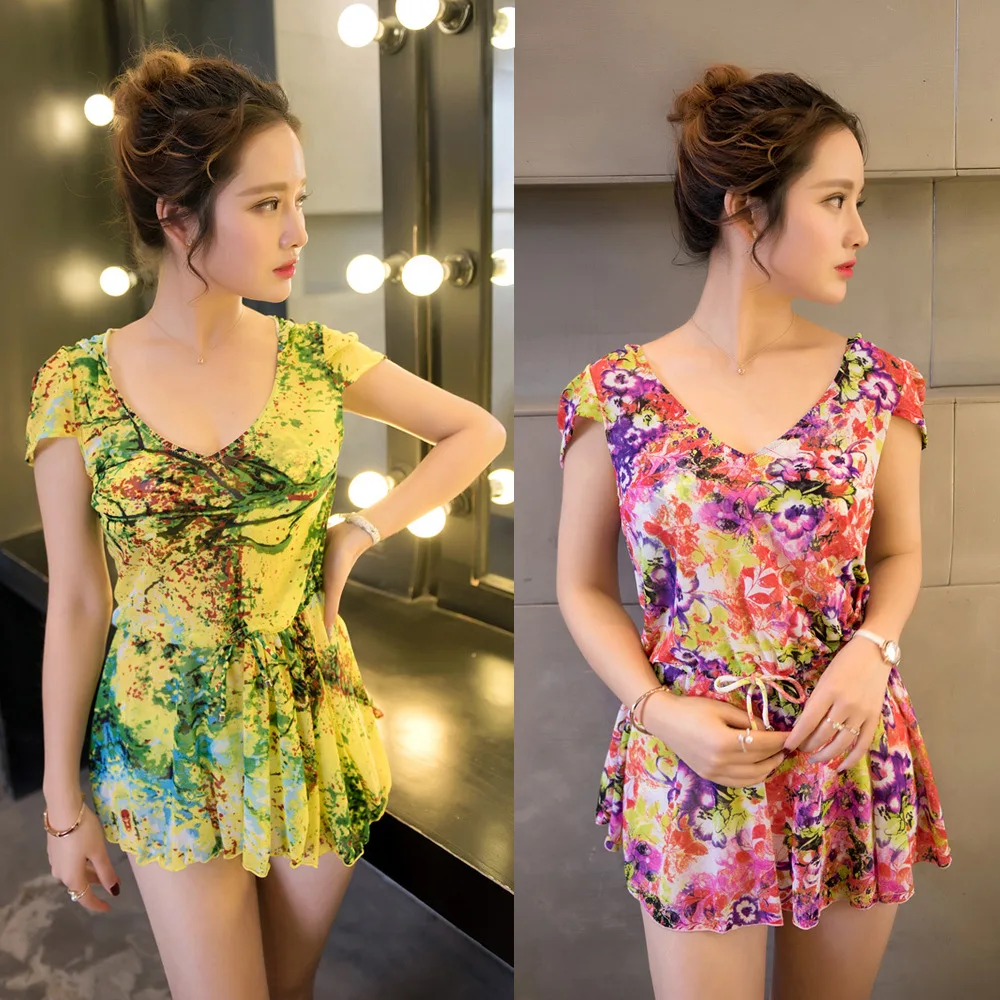 

2021 Swimsuit Women's Three-piece Bikini Small Bust Gathered Sexy Blouse Shows Thin Skirt Covering Belly New Beach Swimwear