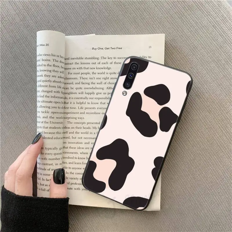 

White Black Cow Symbol Pattern Print Phone Case For Samsung galaxy S 9 10 20 A 10 21 30 31 40 50 51 71 s note 20 j 4 2018 plus