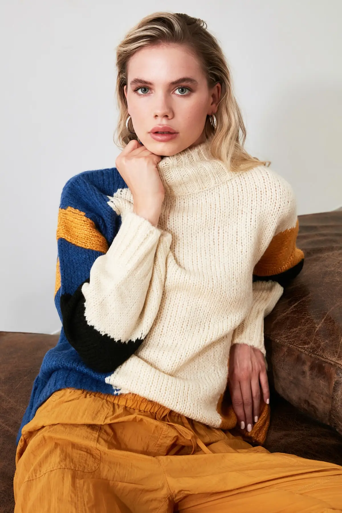 

Trendyol WOMEN-Multicolour Braided Sweater TWOAW20XS0047
