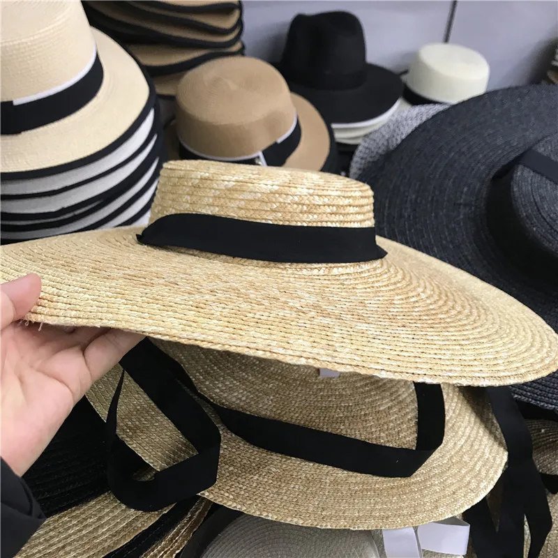 

Wide Brim Boater Hat 19cm 15cm 10cm Brim Straw Hat Flat Women Summer Kentucky Derby Hat White Black Ribbon Tie Sun Hat Beach Cap