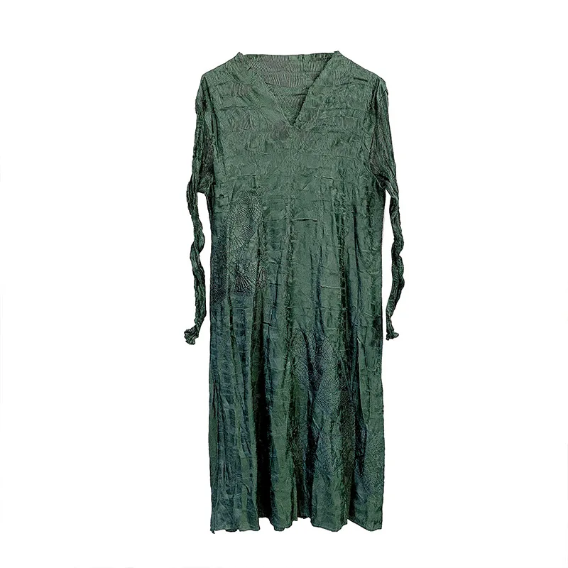 

Pleated High End Light Luxury Style 2020 New Embroidery Long Sleeve Dress