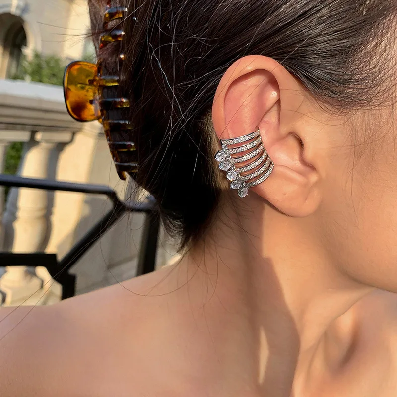 

Серьги-клипсы женские с цирконом, серебристые, в винтажном стиле