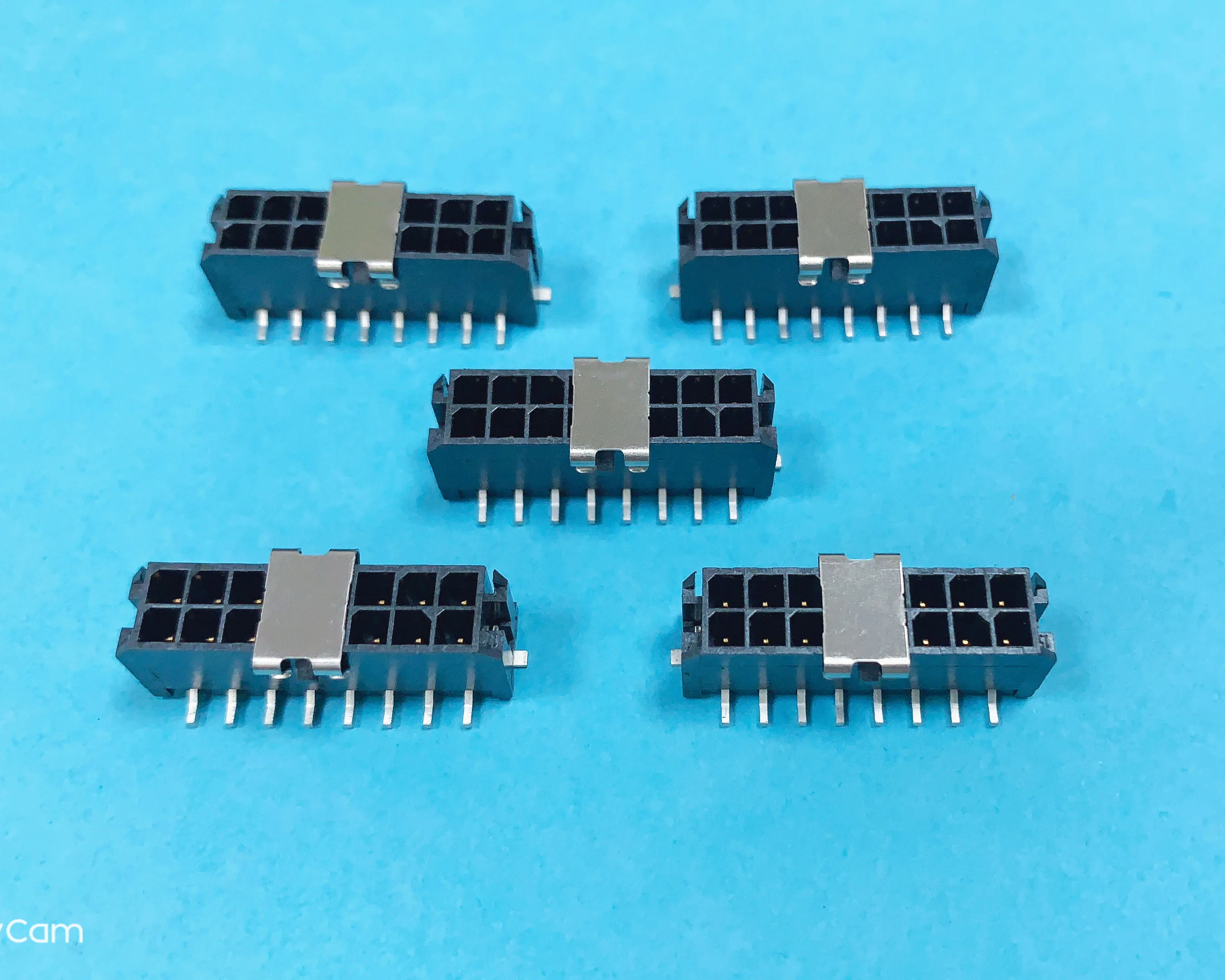 

Micro-Fit 3,0 Вертикальный заголовок, шаг 3,00 мм, двухрядный, 16 схем, с вкладкой для припоя, олово, светящийся провод, 43045-1618