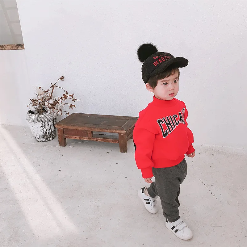 Модный красный/черный свитер для маленьких мальчиков модные флисовые топы с