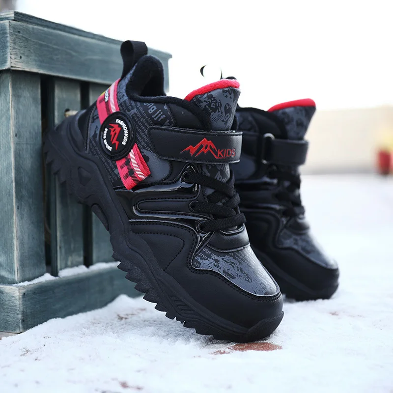 Обувь для мальчиков с замшевой подкладкой и стальным креплением нескользящая