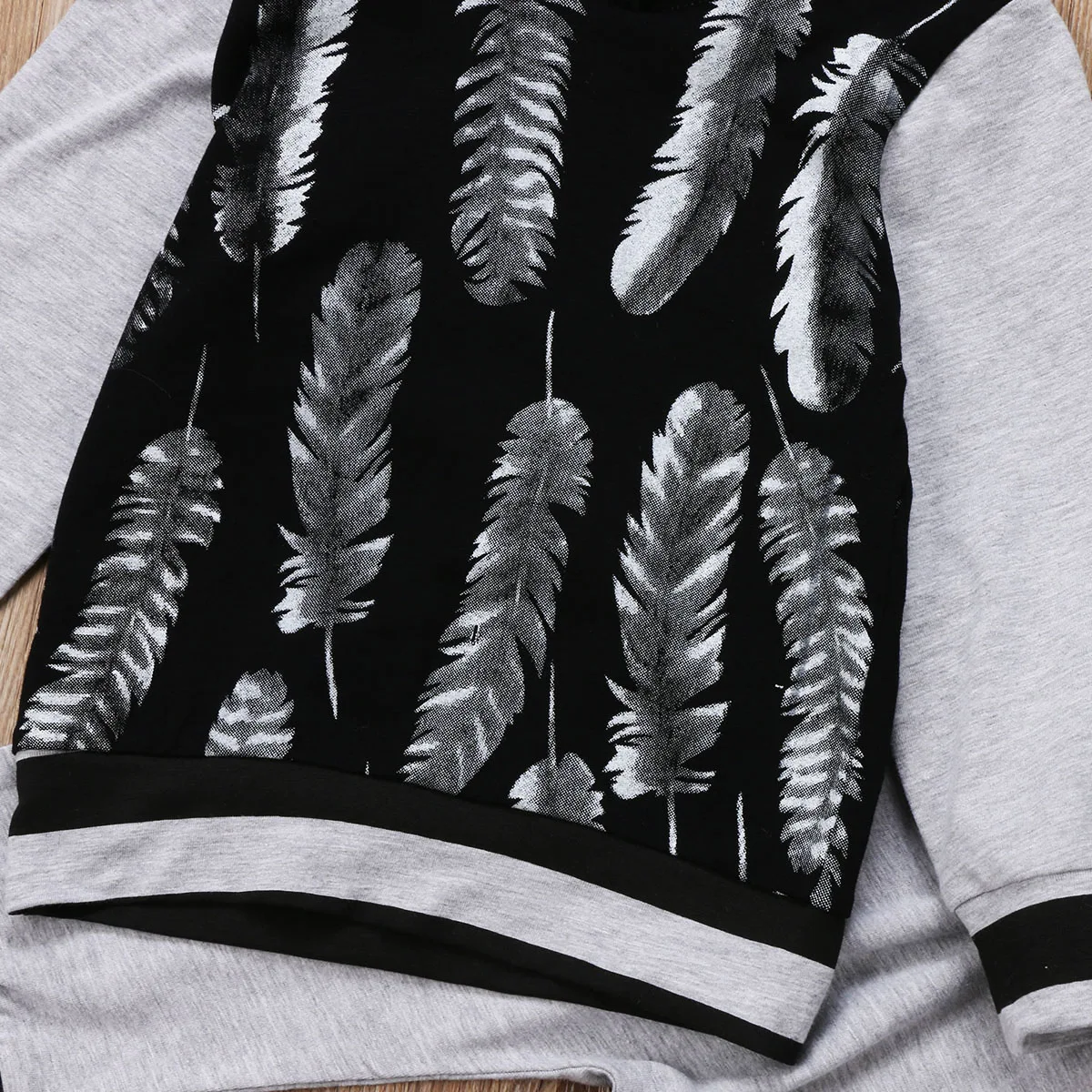 

Baby Boys Autumn Clothes Set Long Sleeve Feather Print Patchwork Hoodies + Drawstring Long Pants Kids Spring Sportswear Suit