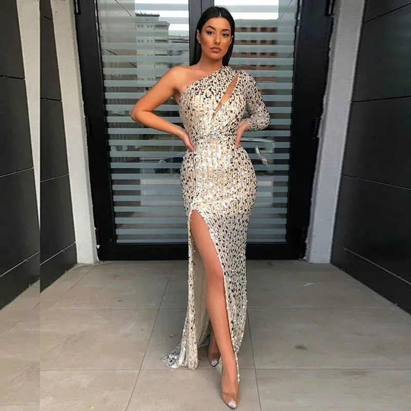 Весенне летнее платье на одно плечо с горячей штамповкой длинное в пол