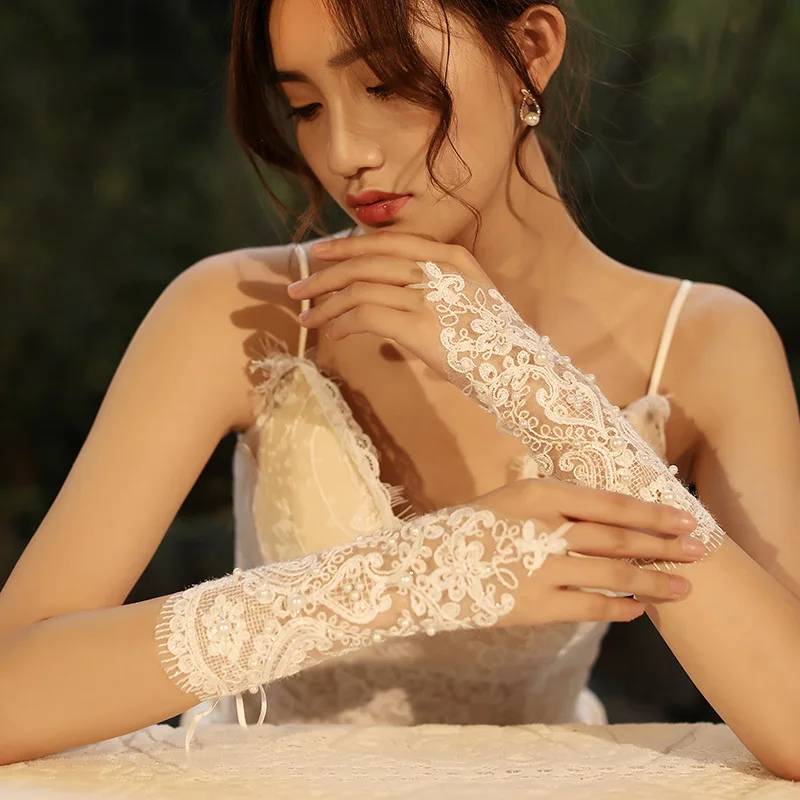 Перчатки Свадебные без пальцев с жемчугом кружевные | Свадьбы и торжества