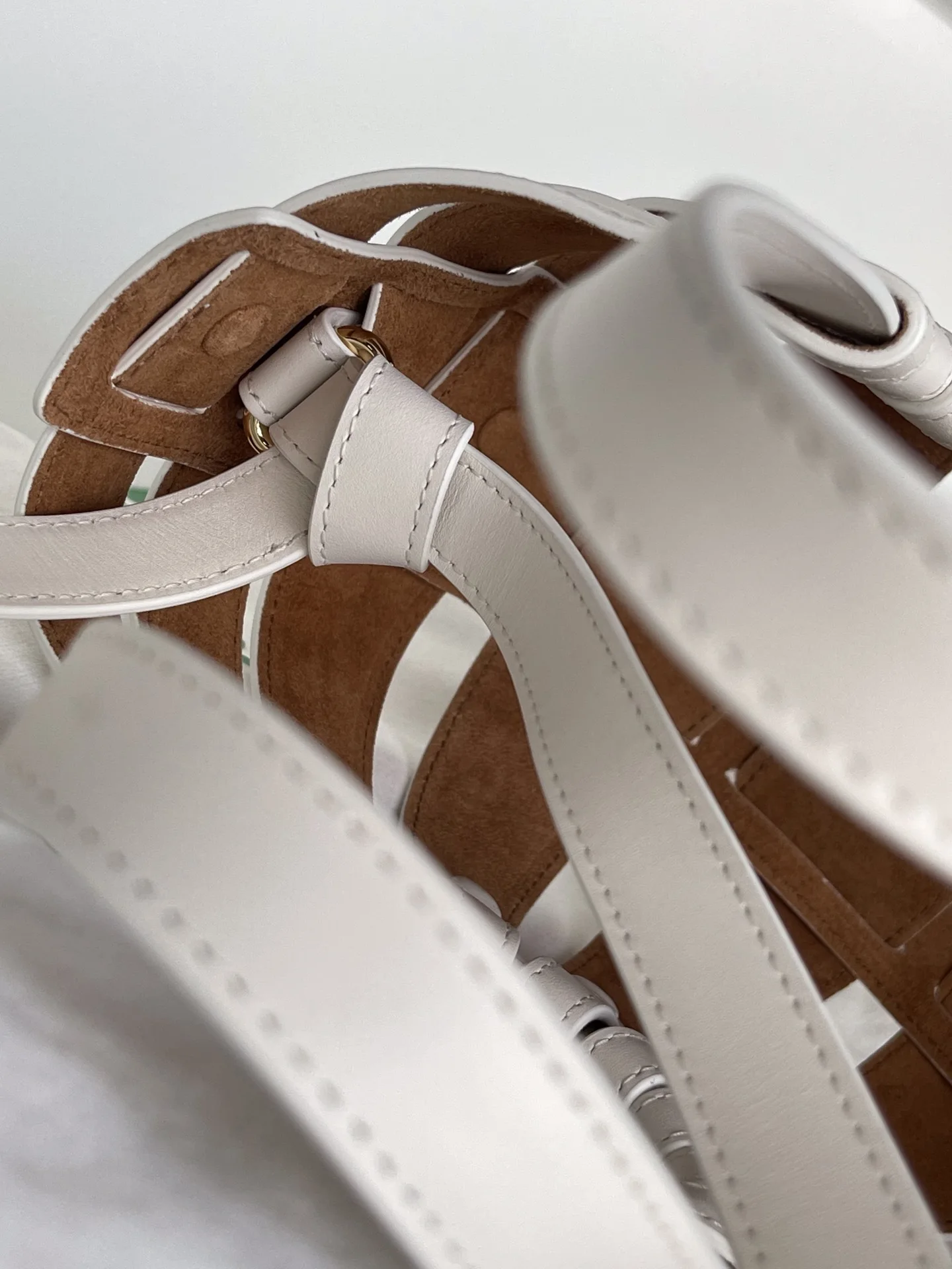 

2021 New Lady Handbag Famous Designer Hollow Design Shell Bag Genuine Leather Material