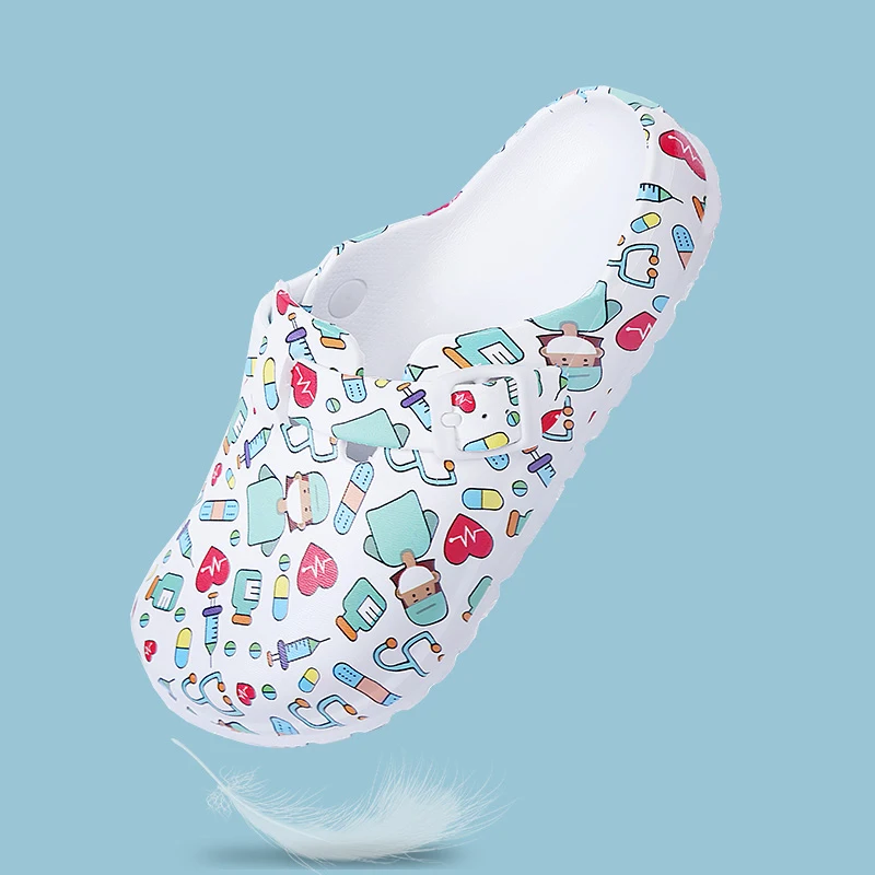 

Сверхлегкие шлепанцы для женщин, Рабочая обувь для медсестер, клоги с принтом сердечного ритма, тапочки для клиники, съемные сандалии