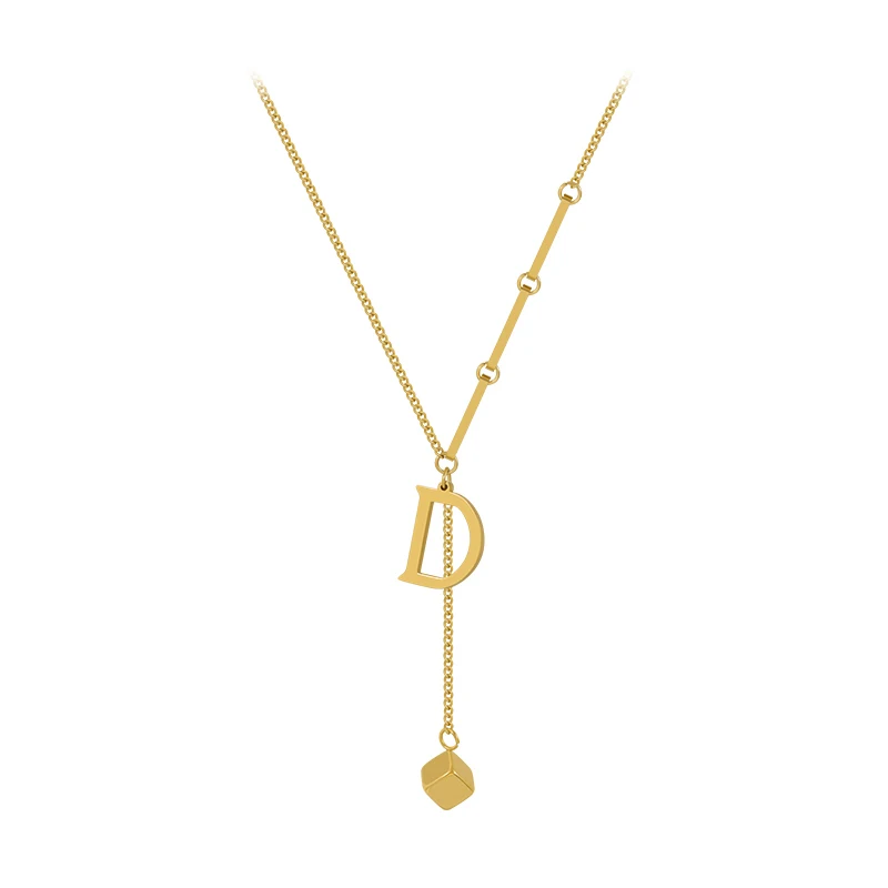 

2020 new classic titanium steel D letter pendant Necklace for woman fashion jewelry autumn sweater chain girl's neck chain