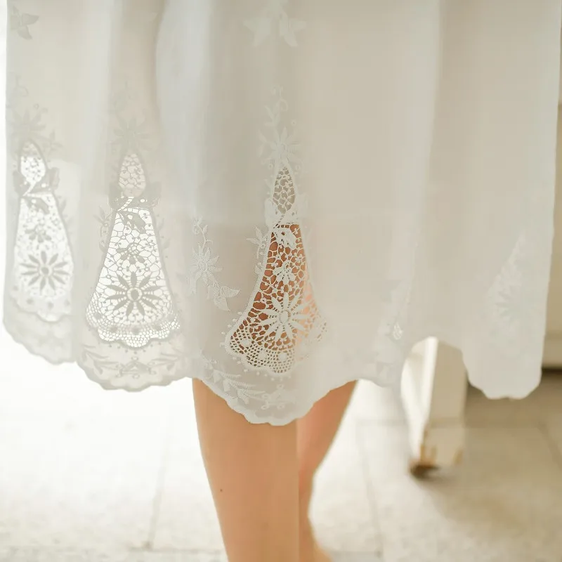 White Floral NO.1 Модные белые кружевные цветочные Хлопковые женские длинные ночные рубашки с длинным рукавом Свободные женские пижамы королевская ночная рубашка размера плюс - Цвет: White Floral NO.1