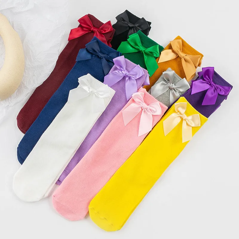 Los calcetines para ni&ntilde;os con lazos s&oacute;lidos se pueden usar en una variedad de tama&ntilde;os. Parte trasera de calcetines rectos para ni&ntilde;os-2