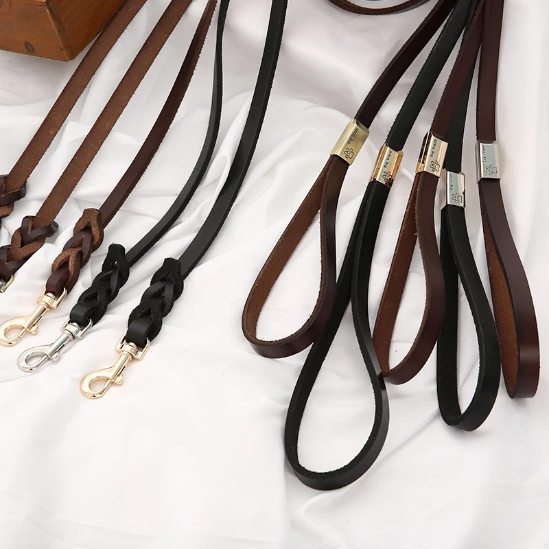 

Leather Pitbull Dog Leash Durable Large Dog Leashed with Mountaineering Buckle Outdoor Pet Leads Leashes for Medium Large Dogs