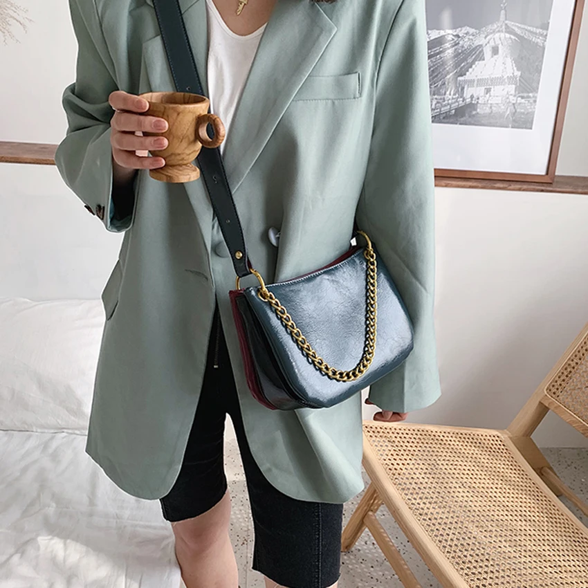 

TOYOOSKY Leather Crossbody Bags For Women 2020 Travel Handbag Fashion Simple Panelled Shoulder Messenger Bag Ladies chain bag